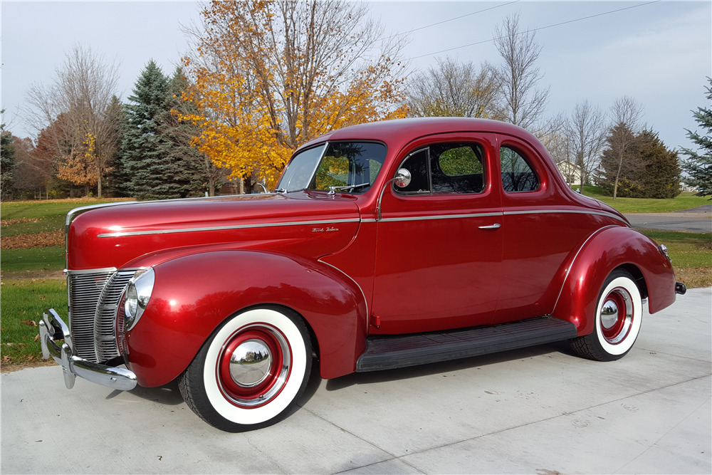 1940 FORD CUSTOM COUPE - Front 3/4 - 201044