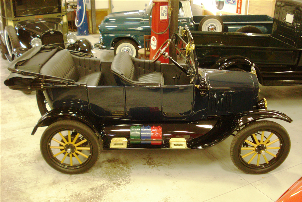 1922 FORD MODEL T TOURING CAR - Side Profile - 201145