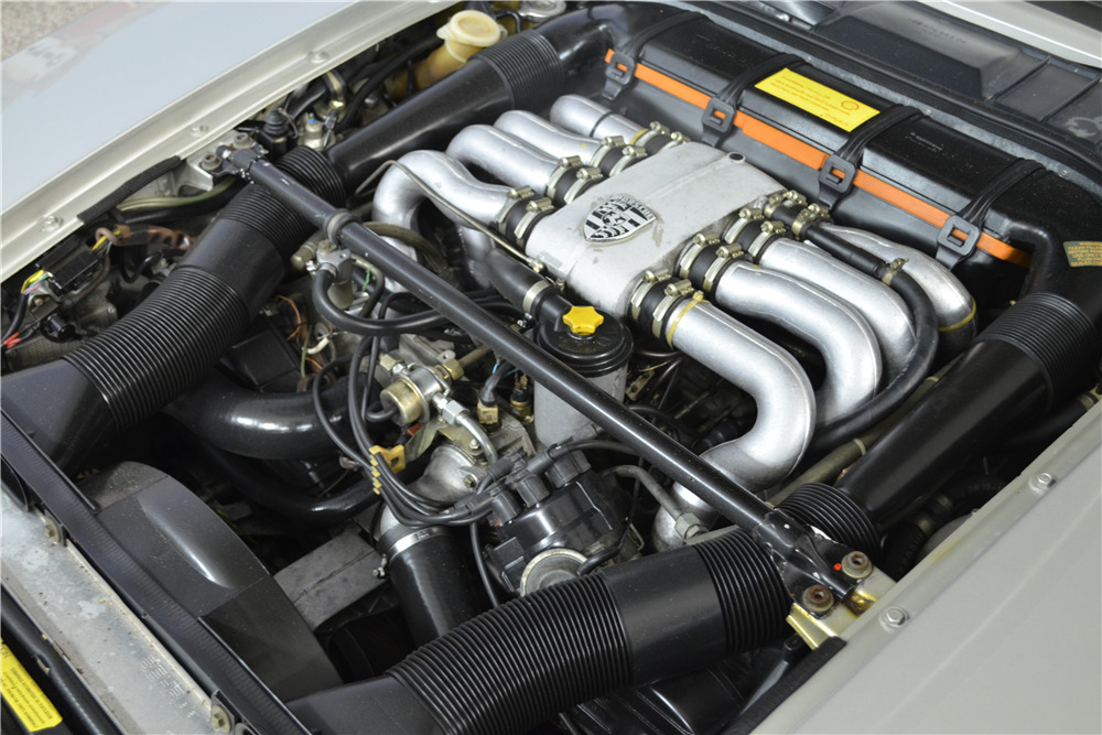 1983 PORSCHE 928S  - Engine - 201163