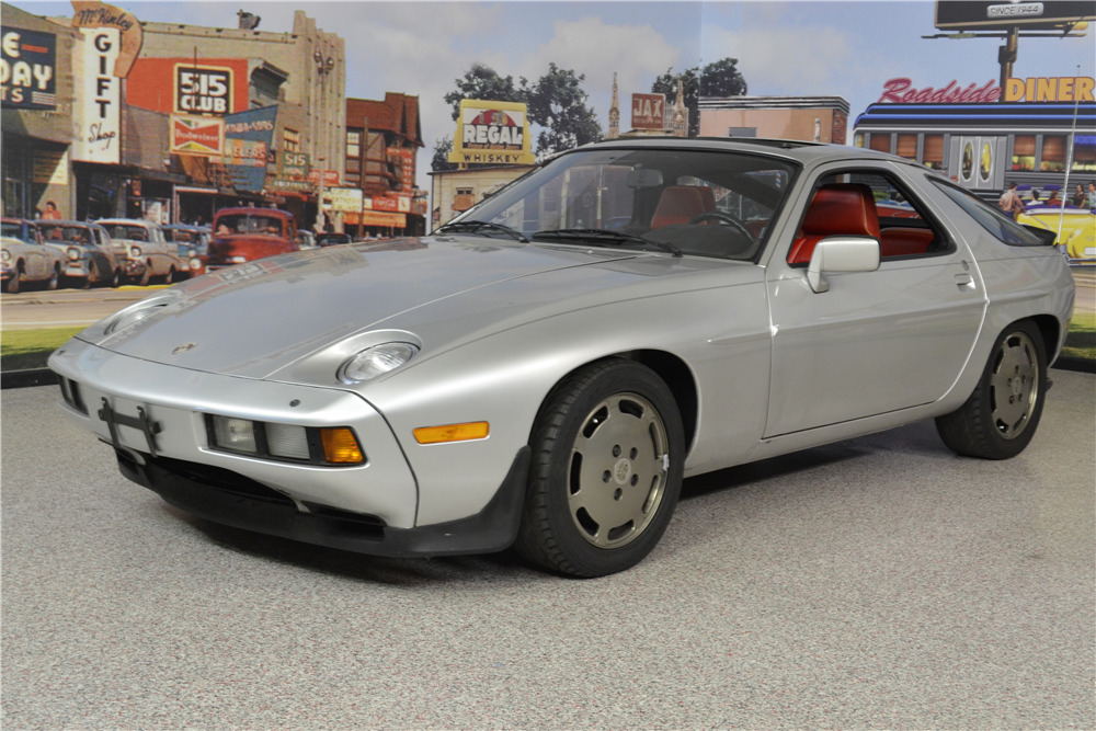 1983 PORSCHE 928S  - Front 3/4 - 201163
