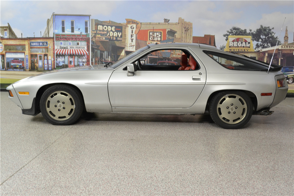 1983 PORSCHE 928S  - Side Profile - 201163
