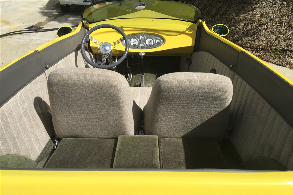 1932 FORD ROADSTER - Interior - 201205
