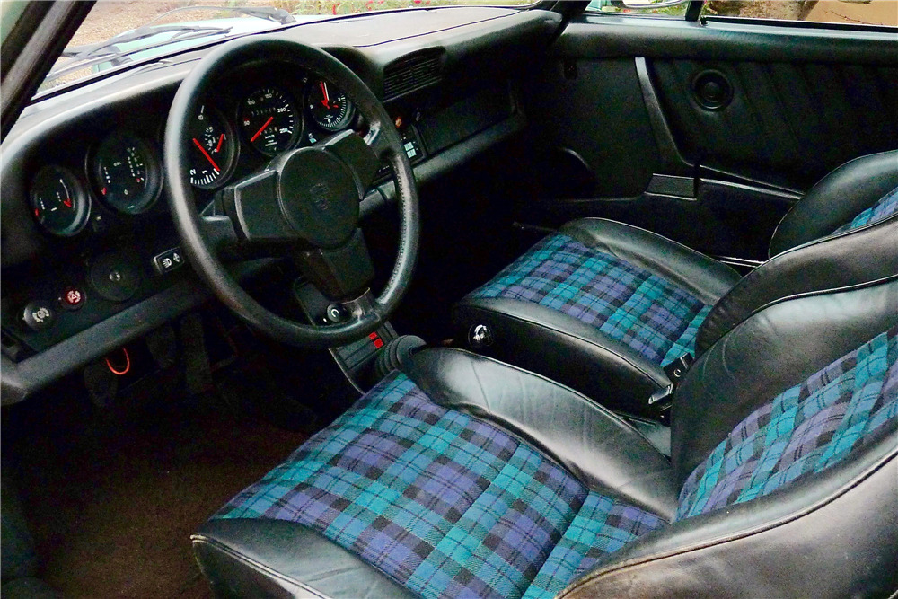 1977 PORSCHE 930 TURBO  - Interior - 201332
