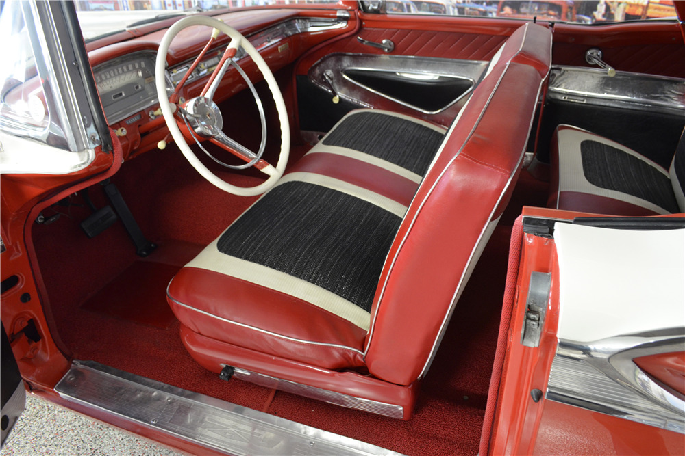 Ford Fairlane 500 Skyliner