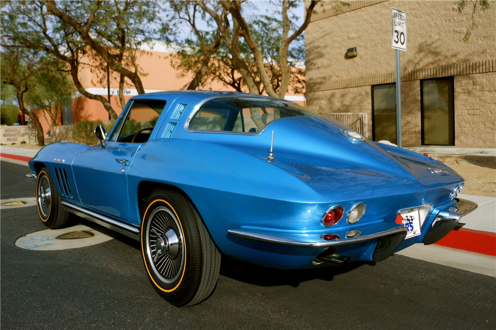 1965 CHEVROLET CORVETTE - Rear 3/4 - 201566