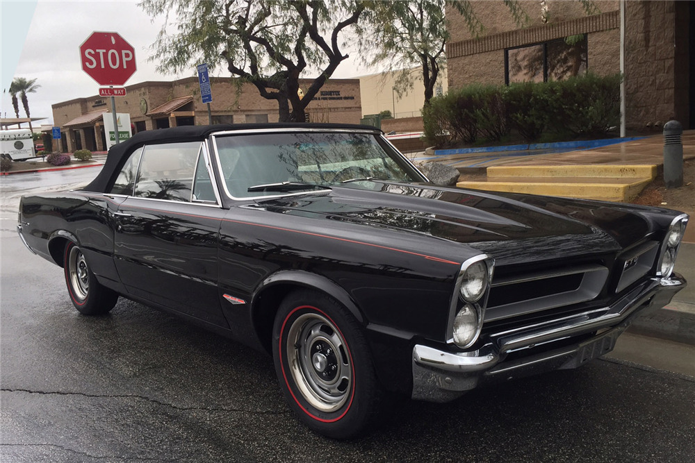 1965 PONTIAC LEMANS CUSTOM CONVERTIBLE - Front 3/4 - 201571