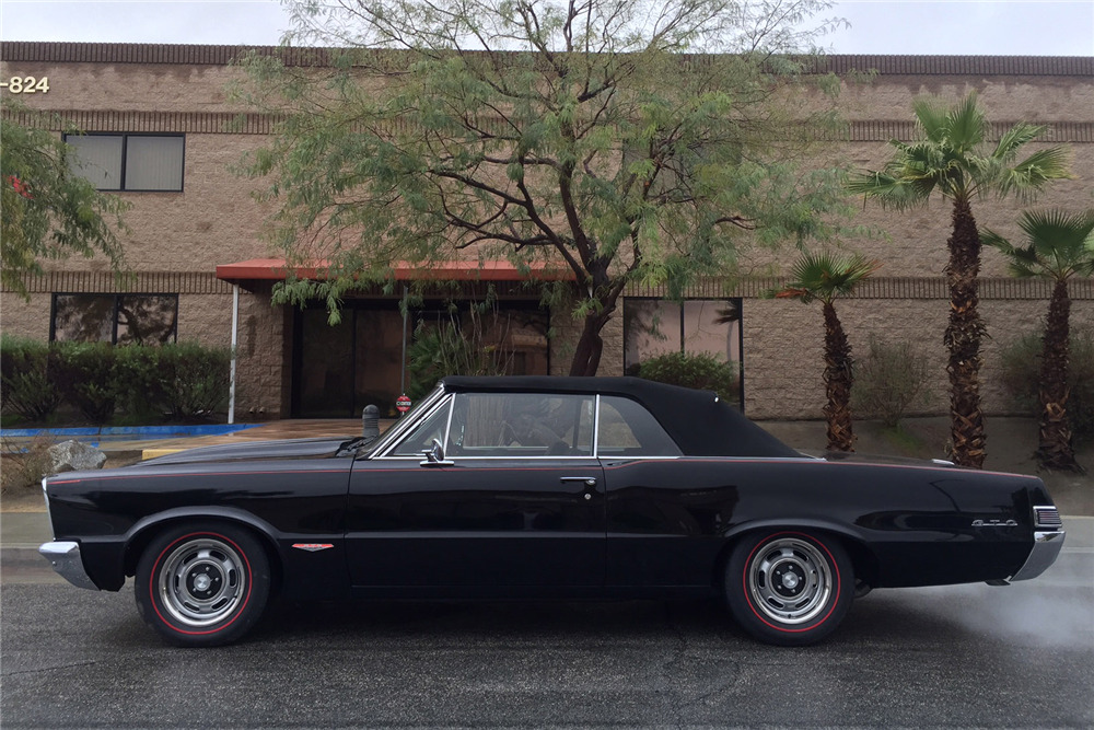 1965 PONTIAC LEMANS CUSTOM CONVERTIBLE - Side Profile - 201571