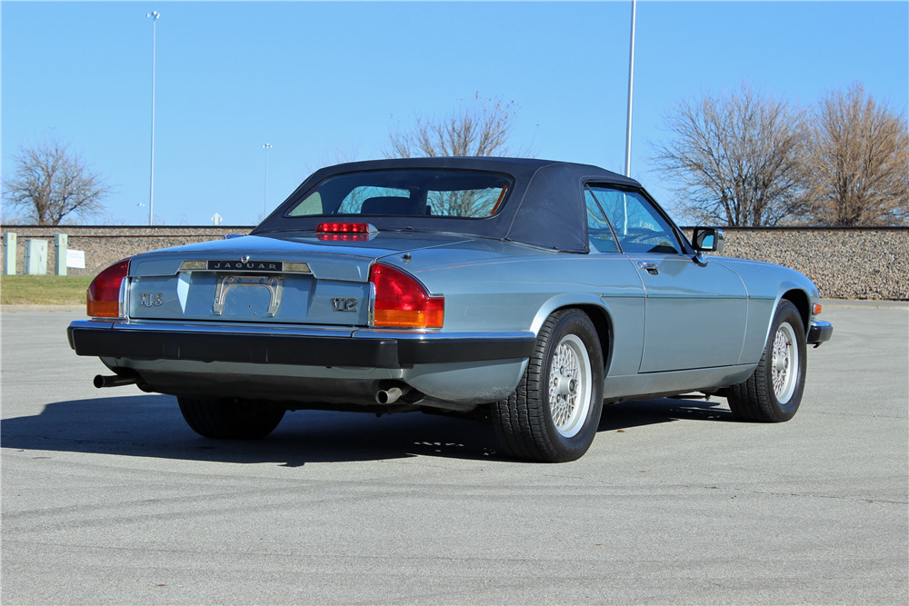 1990 JAGUAR XJS CONVERTIBLE - Rear 3/4 - 201639