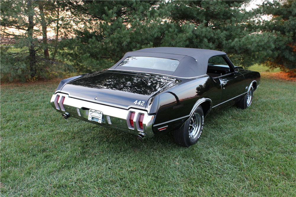 1970 OLDSMOBILE 442 CONVERTIBLE - Rear 3/4 - 201950