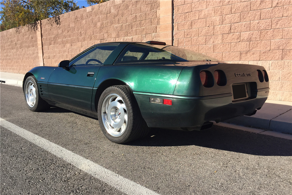 1993 CHEVROLET CORVETTE ZR1 - Rear 3/4 - 202089