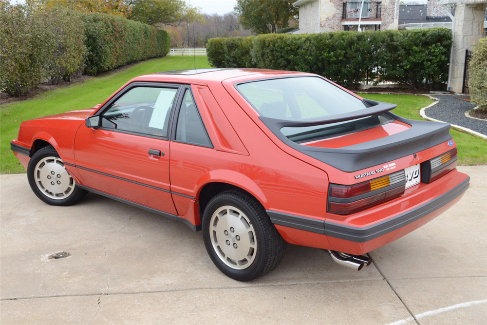 1985 FORD MUSTANG SVO  - Rear 3/4 - 202158