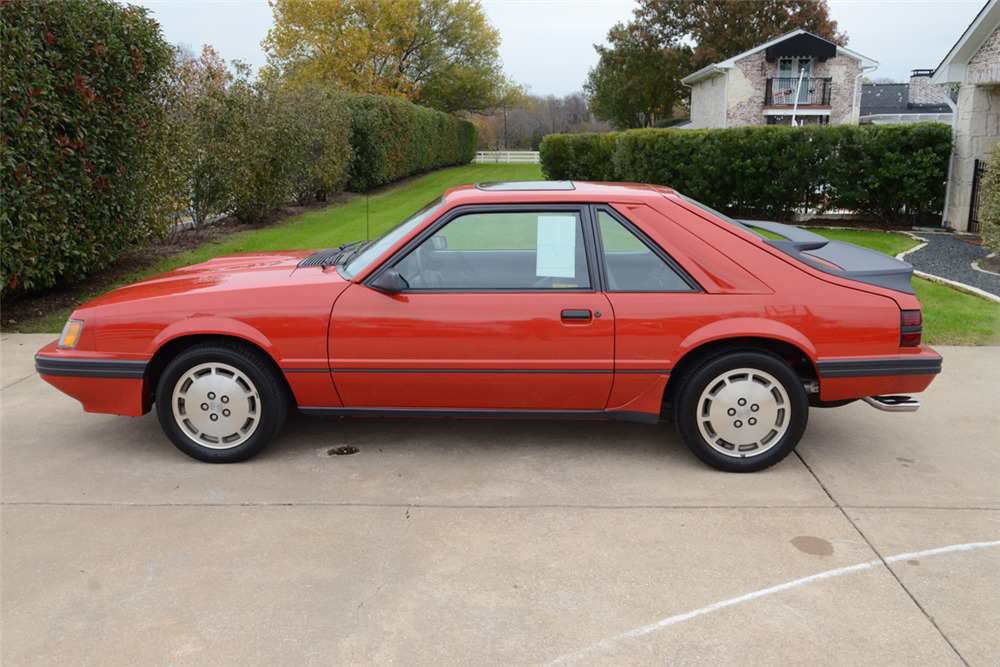1985 FORD MUSTANG SVO  - Side Profile - 202158