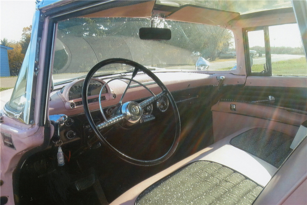 1955 FORD FAIRLANE CROWN VICTORIA GLASS-TOP COUPE - Interior - 202867