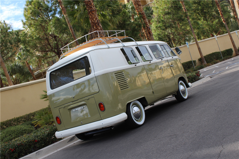 Vw Bus Rear Canvas 1965 VOLKSWAGEN BUS - Rear 3/4 - 203562
