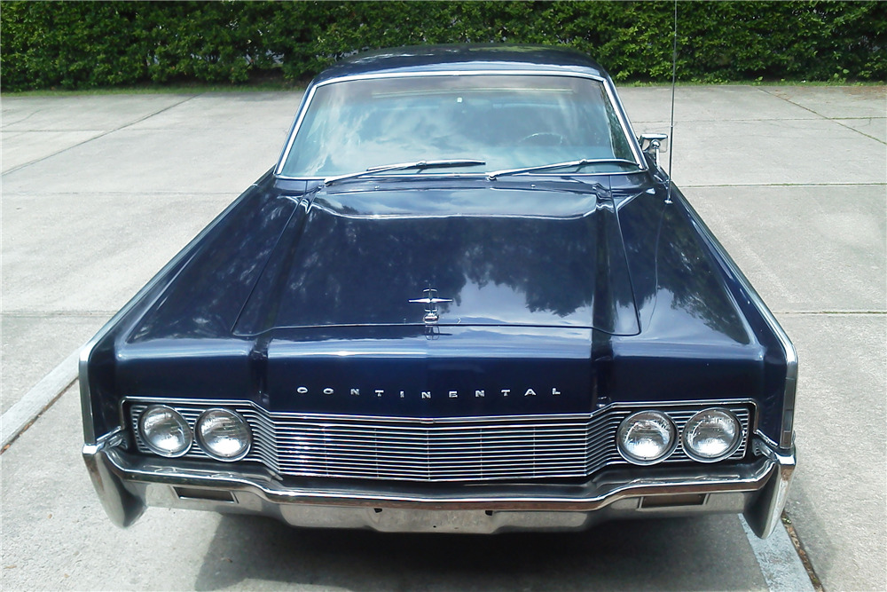 Lincoln continental 4
