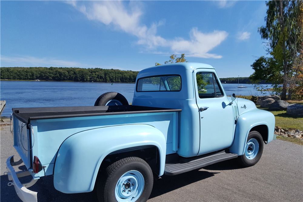 1955 FORD F-100 CUSTOM PICKUP - Rear 3/4 - 205837