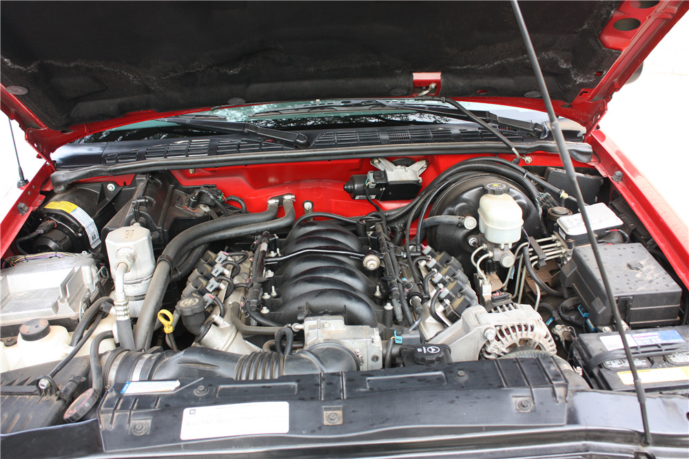 2002 CHEVROLET S-10 "LITTLE RED" TRUCK - Engine - 205879