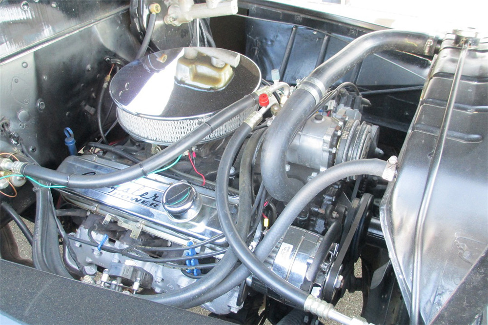 1946 CHRYSLER NEW YORKER CUSTOM SEDAN - Engine - 205962