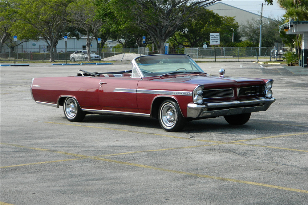 1963 PONTIAC BONNEVILLE CONVERTIBLE - Front 3/4 - 206071