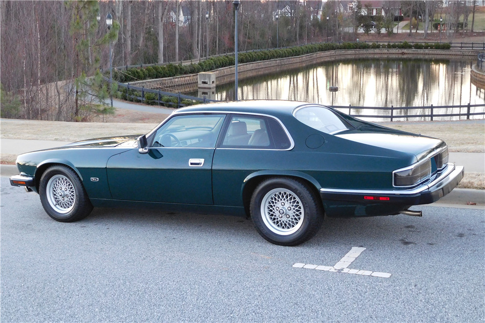 Xjs Rear 1993 JAGUAR XJS - Rear 3/4 - 206096