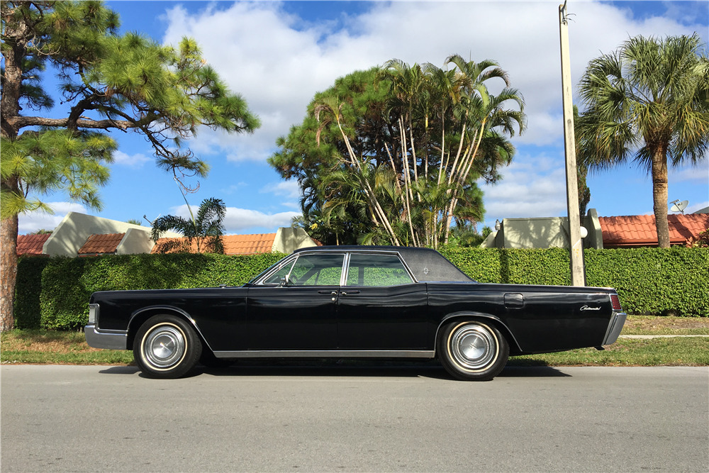 1968 LINCOLN CONTINENTAL 4-DOOR SEDAN - Side Profile - 206100