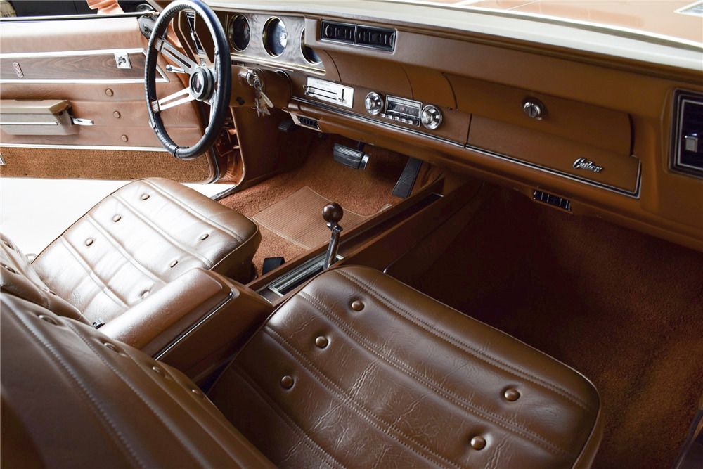 1972 OLDSMOBILE CUTLASS  - Interior - 206136