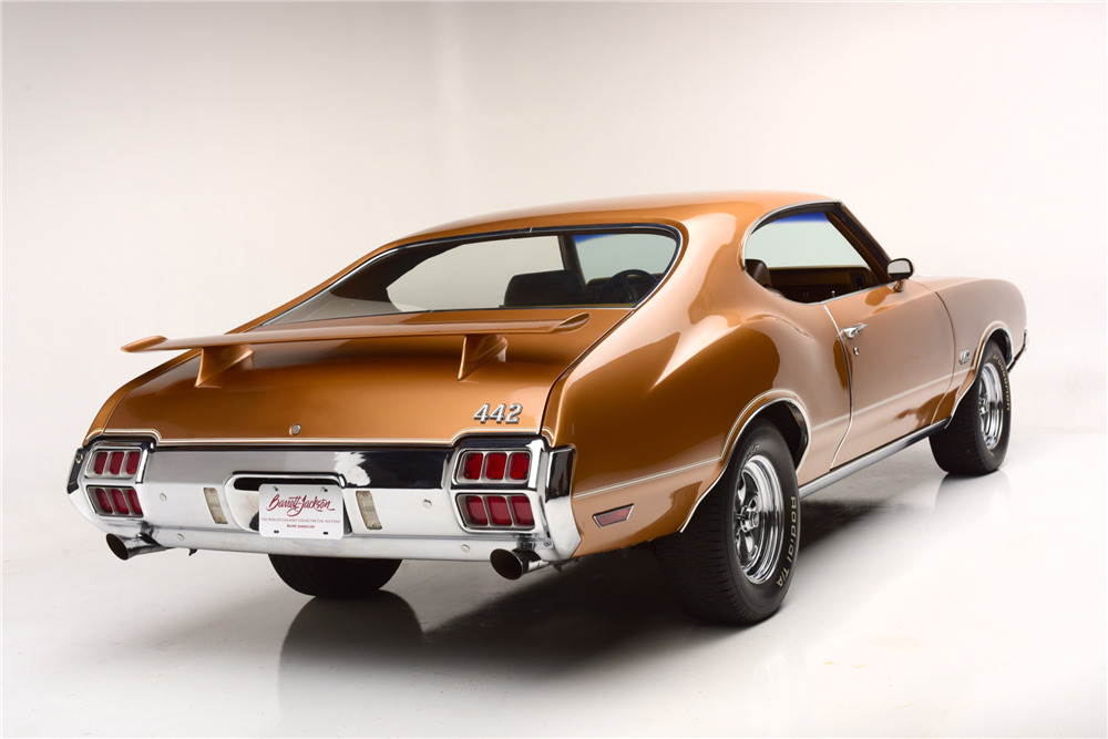 1972 OLDSMOBILE CUTLASS  - Rear 3/4 - 206136