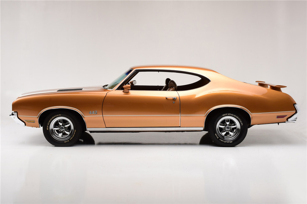 1972 OLDSMOBILE CUTLASS  - Side Profile - 206136