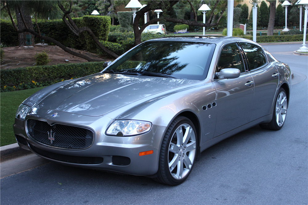 Maserati Quattroporte РіРѕР»СѓР±РѕР№