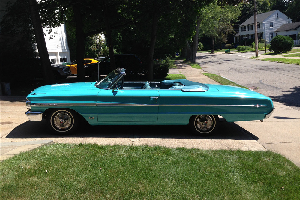 1964 FORD GALAXIE 500 XL CONVERTIBLE - Side Profile - 206179