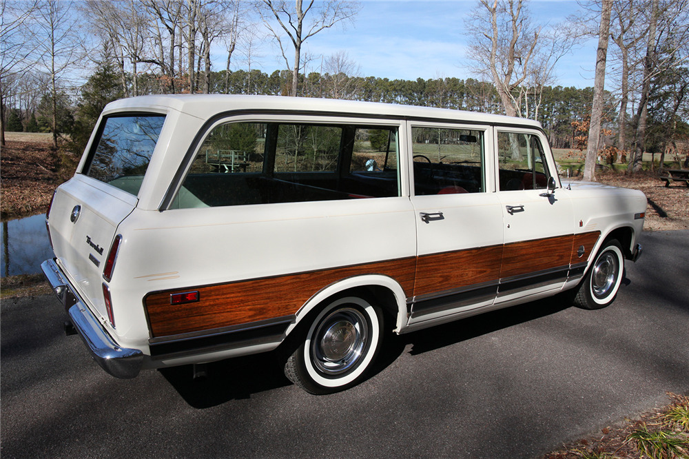1969 INTERNATIONAL TRAVELALL  - Rear 3/4 - 206185