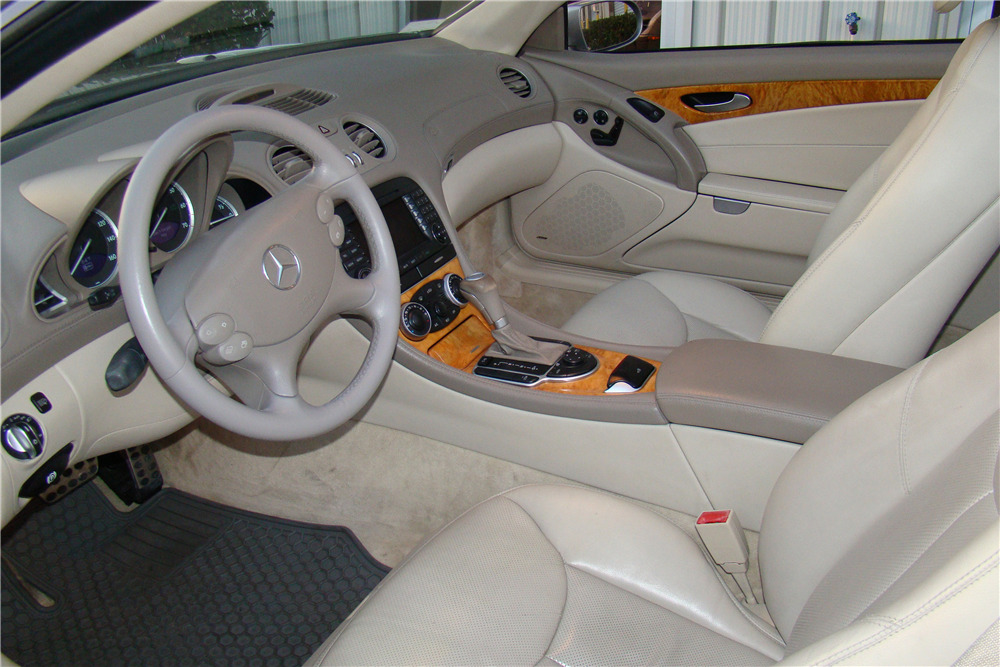 2006 MERCEDES-BENZ SL500 AMG CONVERTIBLE - Interior - 206246