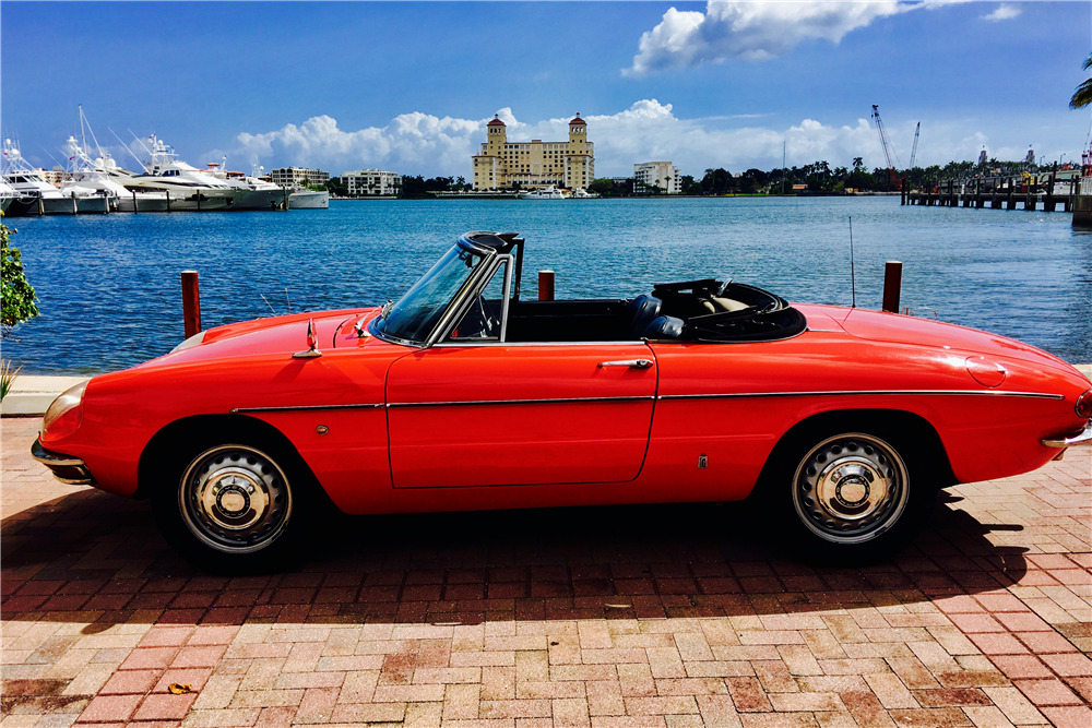 1967 ALFA ROMEO SPIDER CONVERTIBLE - Side Profile - 206258