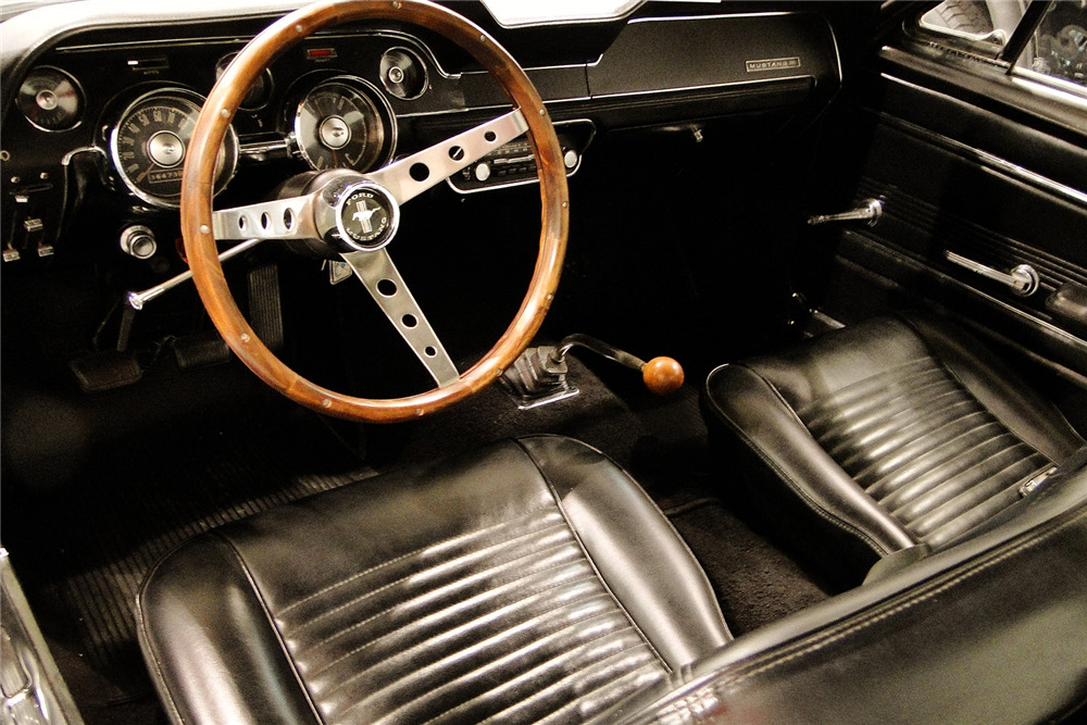 1967 FORD MUSTANG  - Interior - 206295