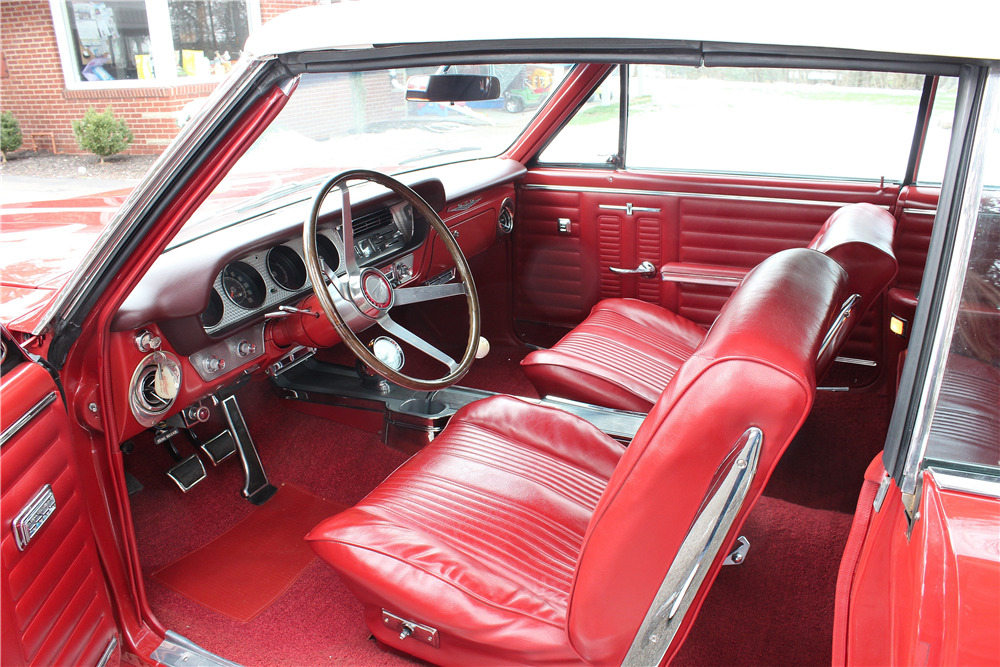 1964 PONTIAC GTO CONVERTIBLE - Interior - 206410