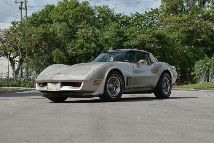 1982 CHEVROLET CORVETTE  - Front 3/4 - 206465