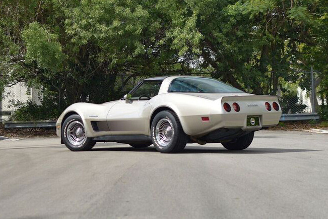 1982 CHEVROLET CORVETTE  - Rear 3/4 - 206465