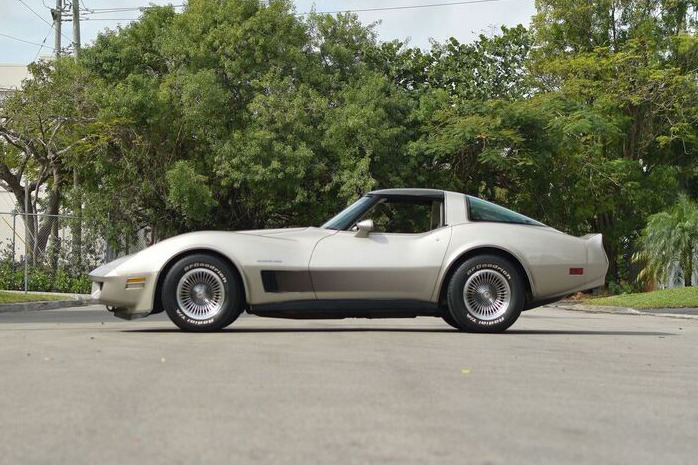 1982 CHEVROLET CORVETTE  - Side Profile - 206465