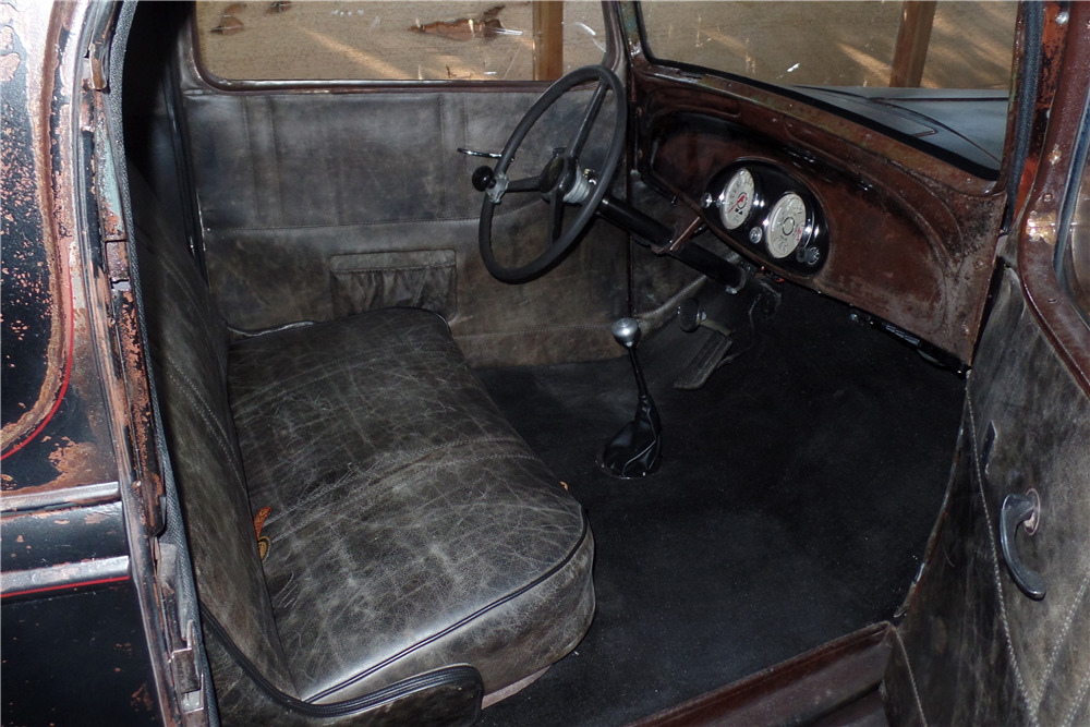 1934 CHEVROLET 3-WINDOW COUPE - Interior - 206557