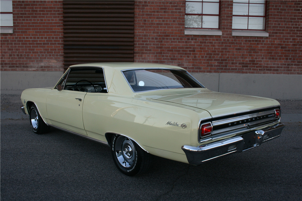 1965 CHEVROLET CHEVELLE SS  - Rear 3/4 - 206601