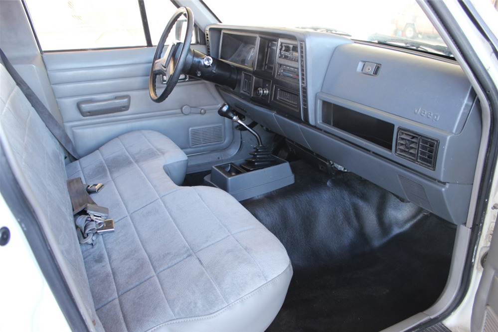 1989 Jeep Comanche Custom Pickup