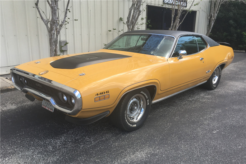 1971 PLYMOUTH GTX  - Front 3/4 - 207041