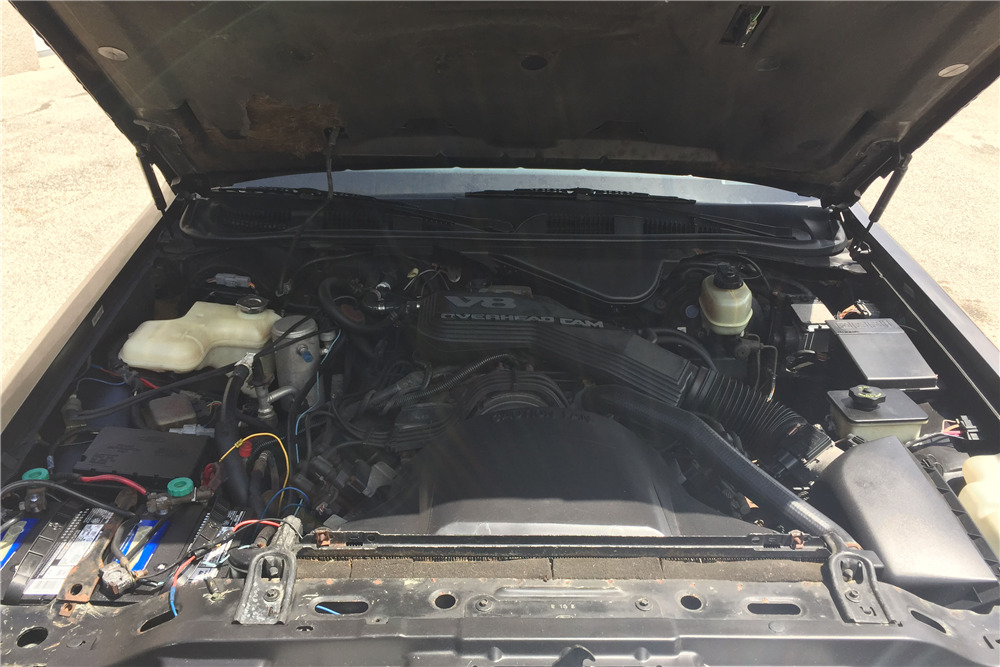 1992 LINCOLN TOWNCAR LIMO - Engine - 207065