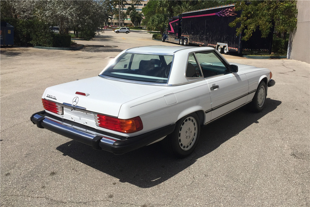 1988 MERCEDES-BENZ 560SL  - Rear 3/4 - 207066