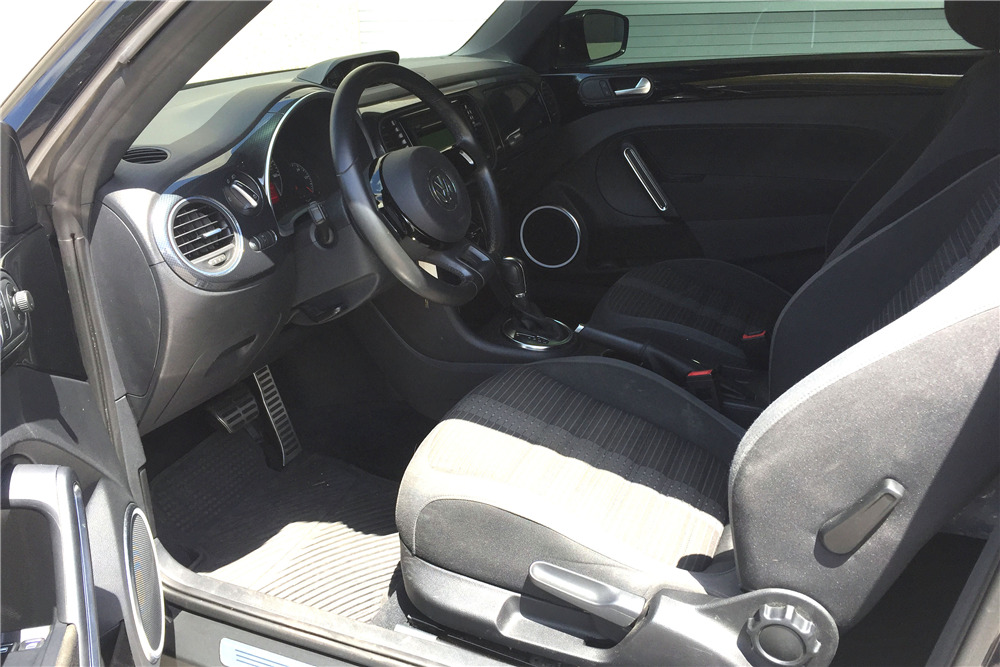 2012 VOLKSWAGEN BEETLE  - Interior - 207078