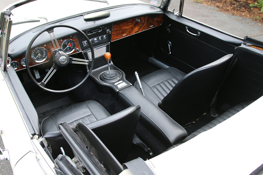 1967 AUSTIN-HEALEY 3000 BJ8 ROADSTER - Interior - 207624