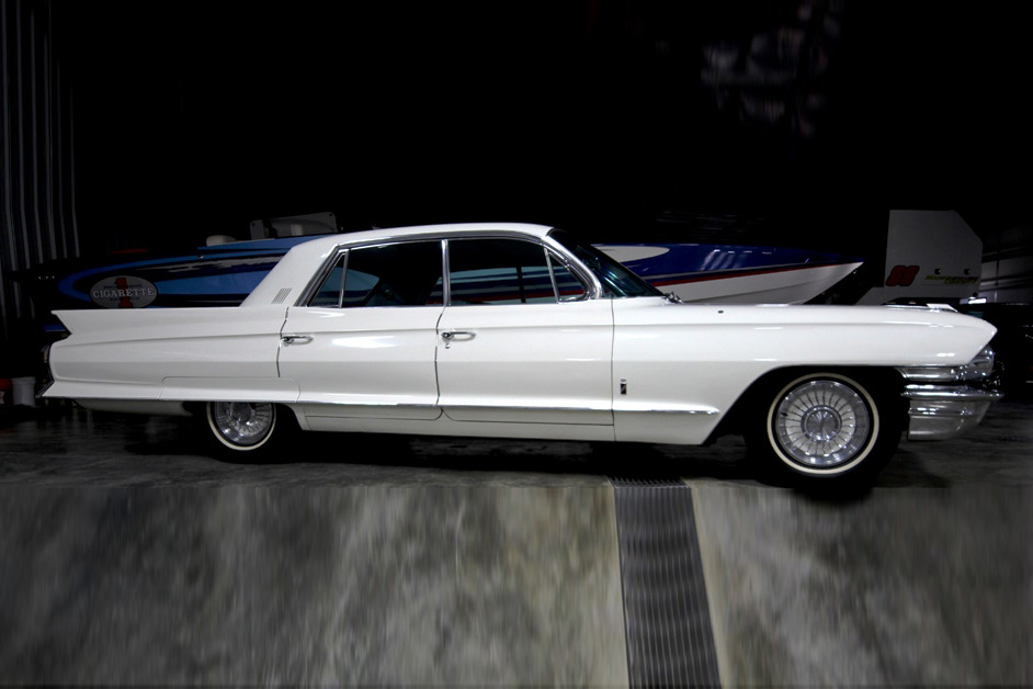 1962 CADILLAC FLEETWOOD 60 SPECIAL SEDAN - Side Profile - 207695