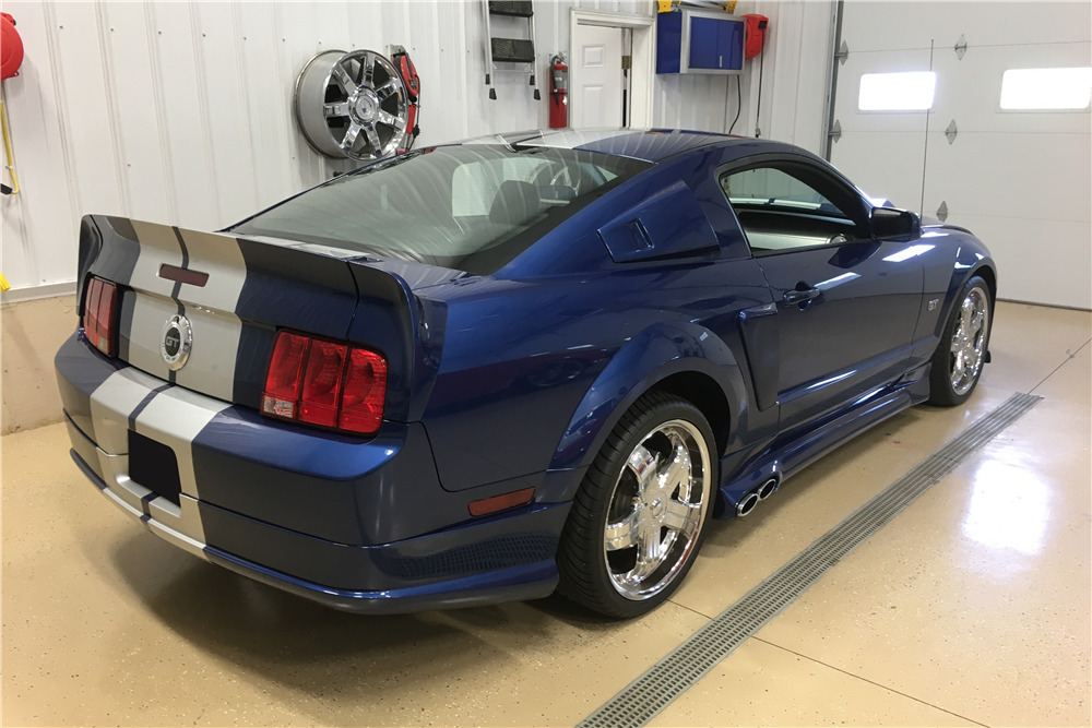 2006 FORD MUSTANG GT CUSTOM FASTBACK Rear 3 4 207721 2006-ford-mustang-gt-custom-fastback-rear-3-4-207721