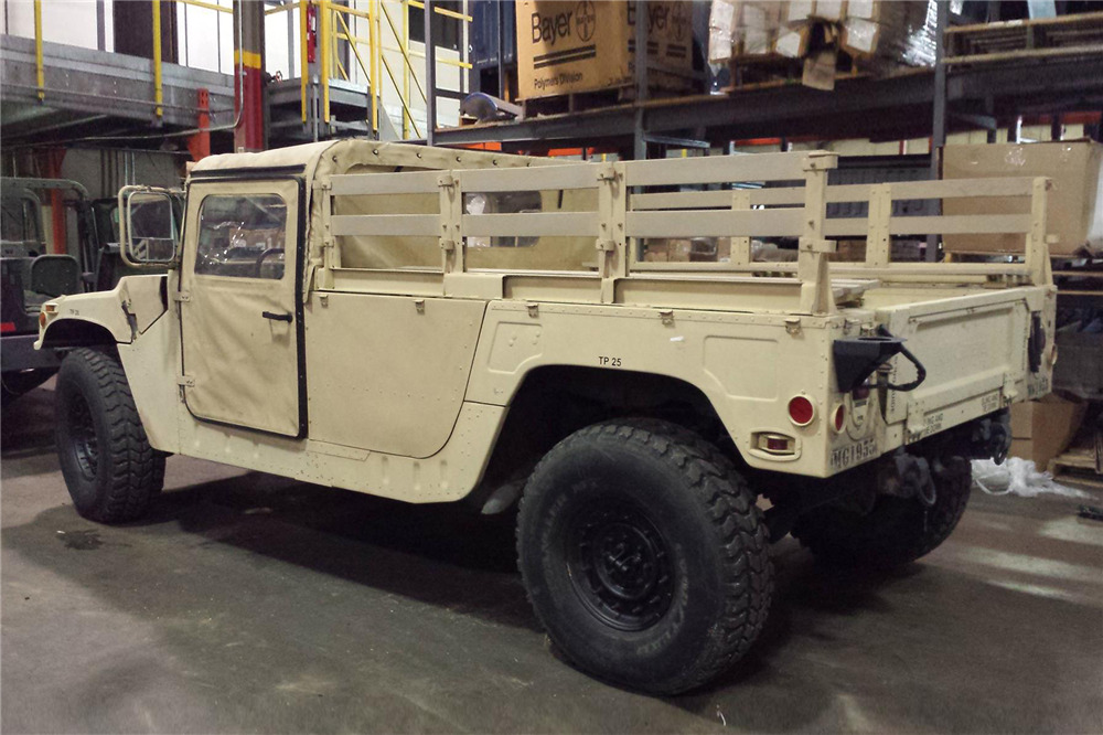 1992 AM GENERAL HUMMER M1038 - Rear 3/4 - 207808