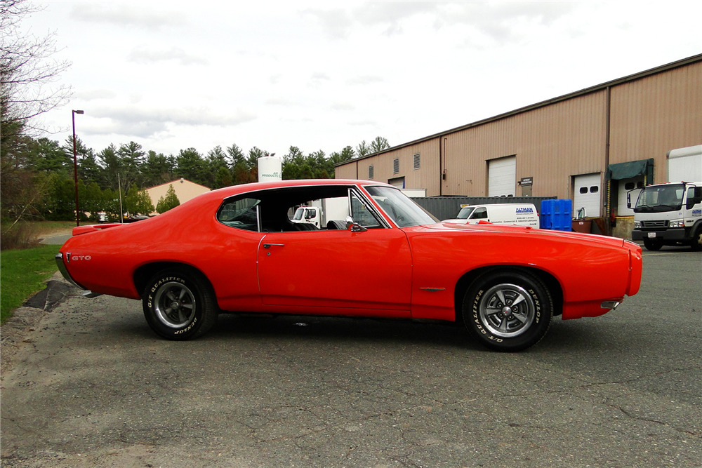 1968 PONTIAC GTO  - Side Profile - 207852